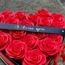 Corazón bouquet 20 rosas eternas + cinta personalizada 