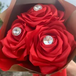 💐 Ramos de Rosas Eternas,diseñados con estilo y un toque único para sorprender 