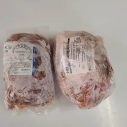 Bola de res Brasileña y goulash ( carne troceada de res limpia)