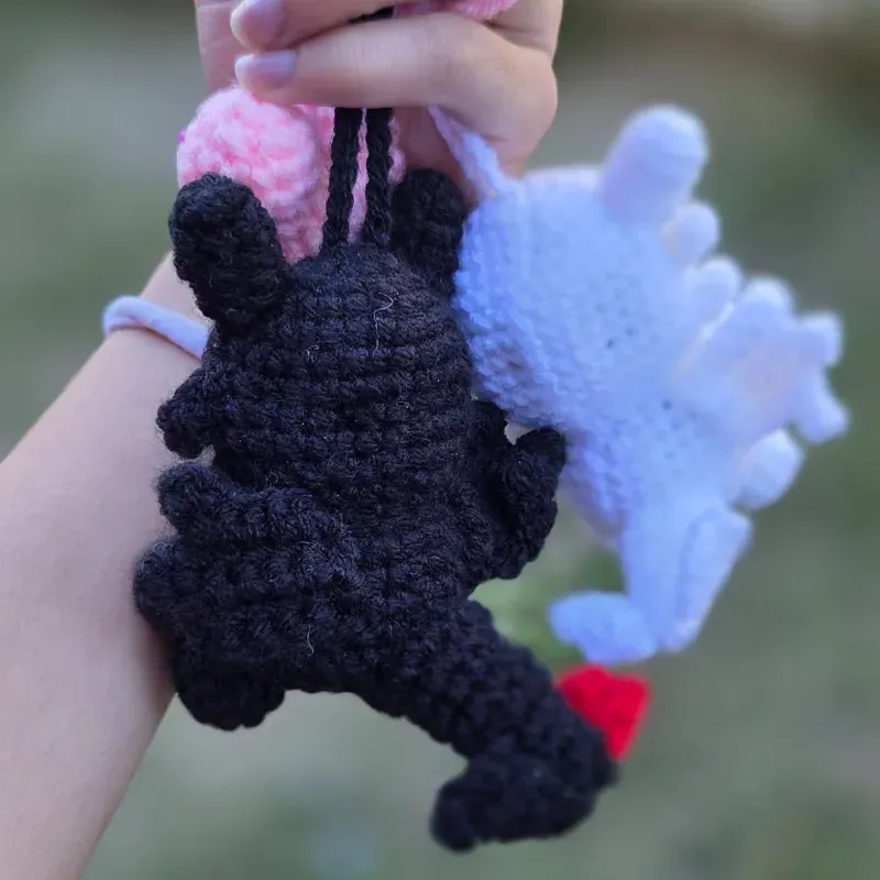 Pareja de chimuelo y novia + corazon bordado