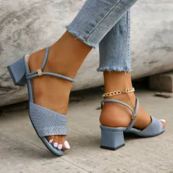 Sandalias de tacón cuadrado 