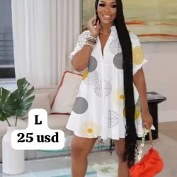 Vestido ancho corto con estampado de bolas 