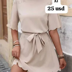 Vestido beige con su cinto 