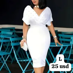 Vestido blanco con perlitas de adorno