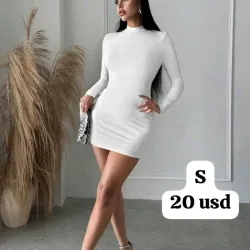 Vestido blanco corto de mangas largas 