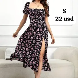 Vestido casual estampado con fondo negro y flores moradas
