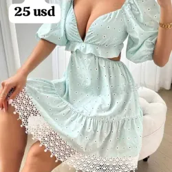 Vestido casual verde con bordado en blanco y mangas farol  