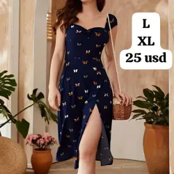 Vestido de fondo azul con mariposas 