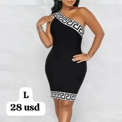 Vestido negro de un solo hombro con diseño en blanco y negro 