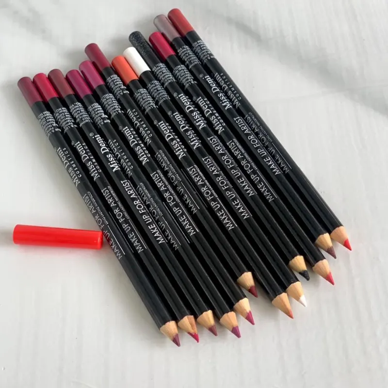 Delineador de labios y de ojos