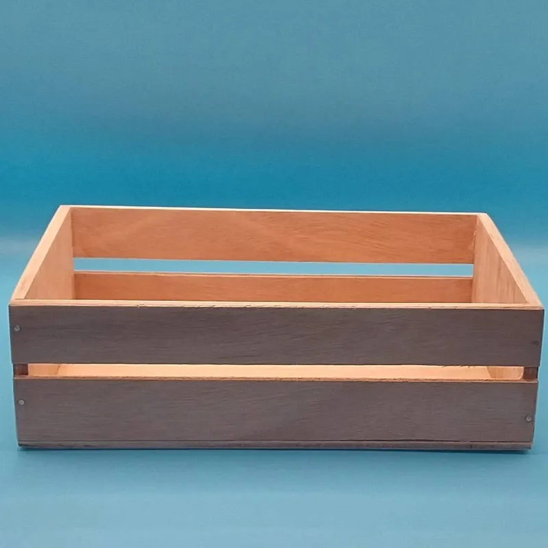 Caja de madera sin decorar