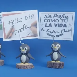 Pingüino con postal