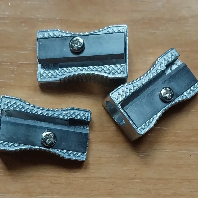 Sacapuntas de metal