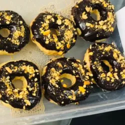 Donas de chocolate con frutos secos 