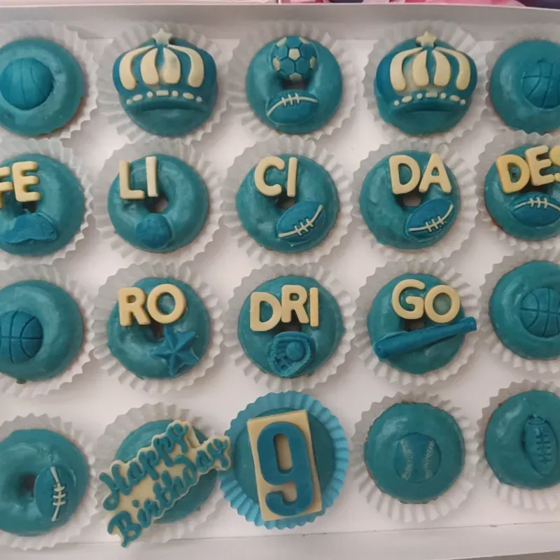 Cajita de 20 mini donas personalizadas 