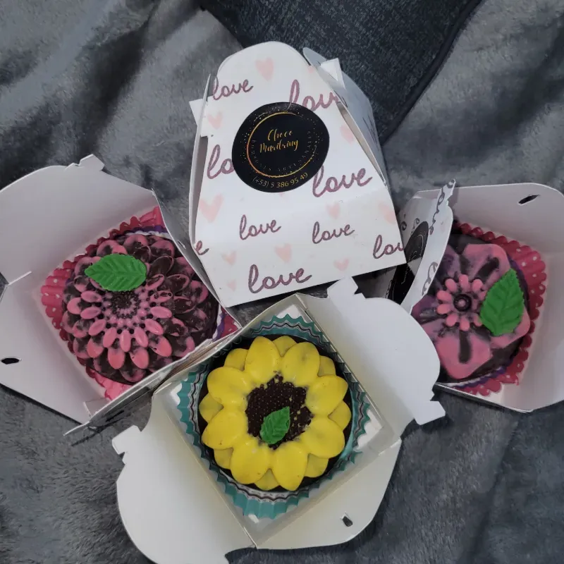 Cesta con Flor de chocolate 