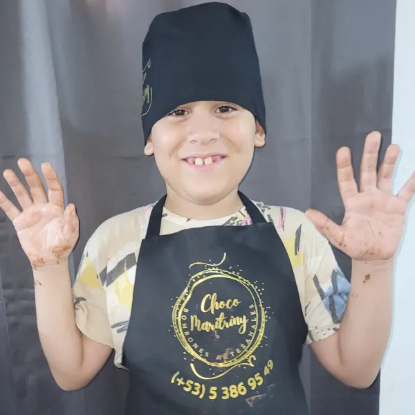 Nuestra especialidad es hacer del chocolate un arte. Todo personalizado a su gusto y evento. 
Tenemos servicios por cantidad para sus negocios y damos Factura para ellos.