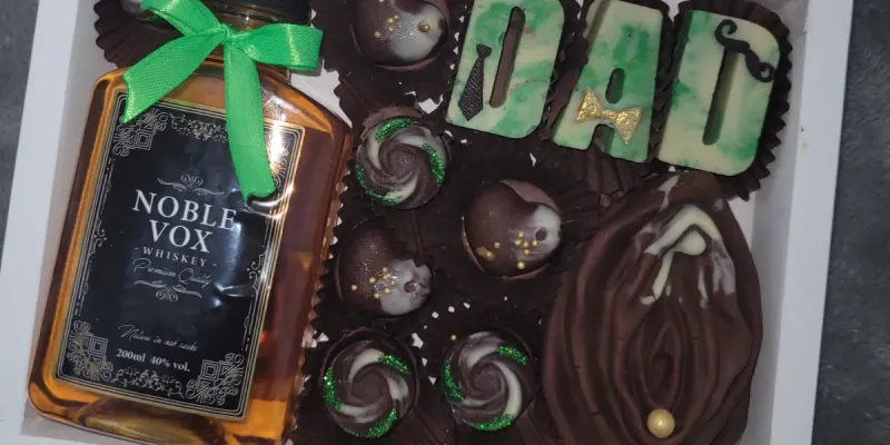 Tota de chocolate y botellita para Papá 