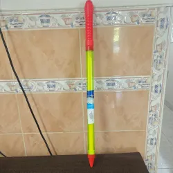 Jeringuilla para jugar en piscinas.