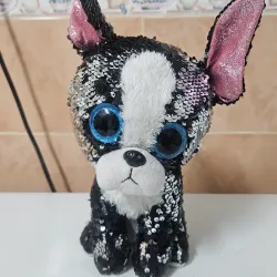 Peluche de perrito con lentejuelas.