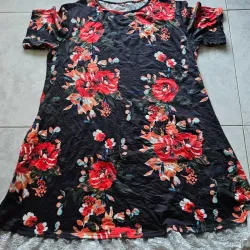 Vestido de flores,encaje abajo.