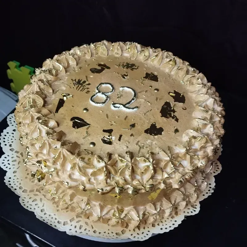 Cake con papel de oro 
