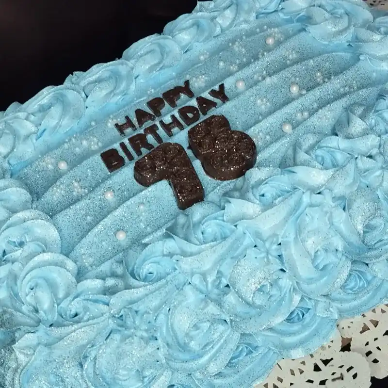 🎂 Cake Coco & Azul – 31 cm