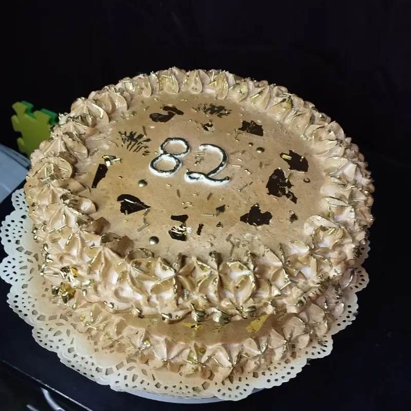Cake con papel de oro 