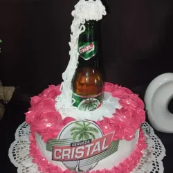 🎂 Cake Temático Cerveza Cristal – Edición Personalizada