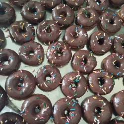 Mini donas de chocolate con chispa 