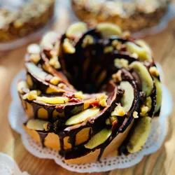 Bizcocho de manzana, nueces y pasas
