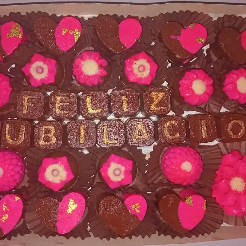 Caja personalizada multicolor 