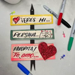 Cartelitos en madera