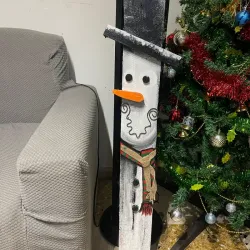 Figura decorativa de madera  3.