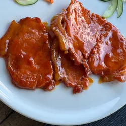 Chuleta ahumada con salsa agridulce 