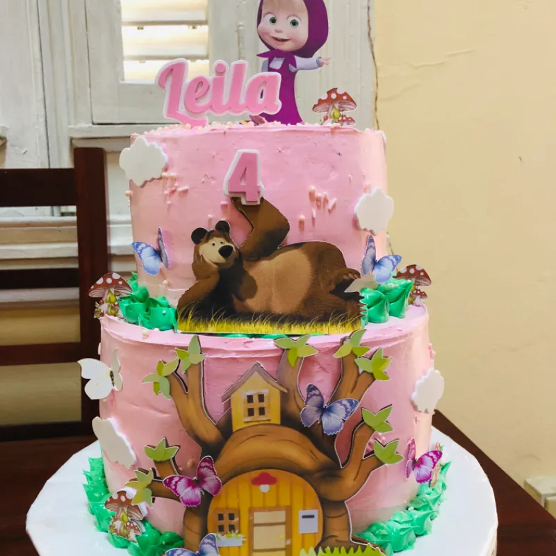 Cake de dos pisos Masha y Oso 