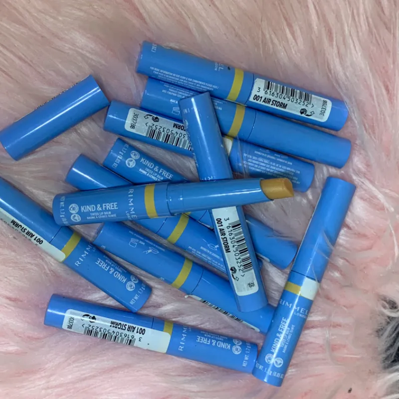 Bálsamo labial Rimmel London