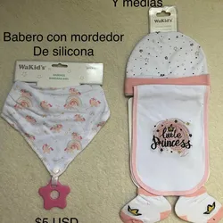 Babero con Mordedor de silicona y set de gorro,paño de erupted y medias