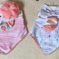 Set de cinta, babero y medias para bebés