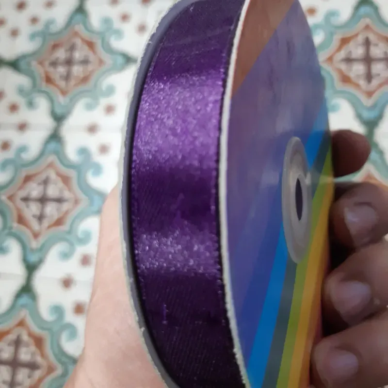 001- CINTA DE SATEN 1.5 CM MORADO 1 METRO
