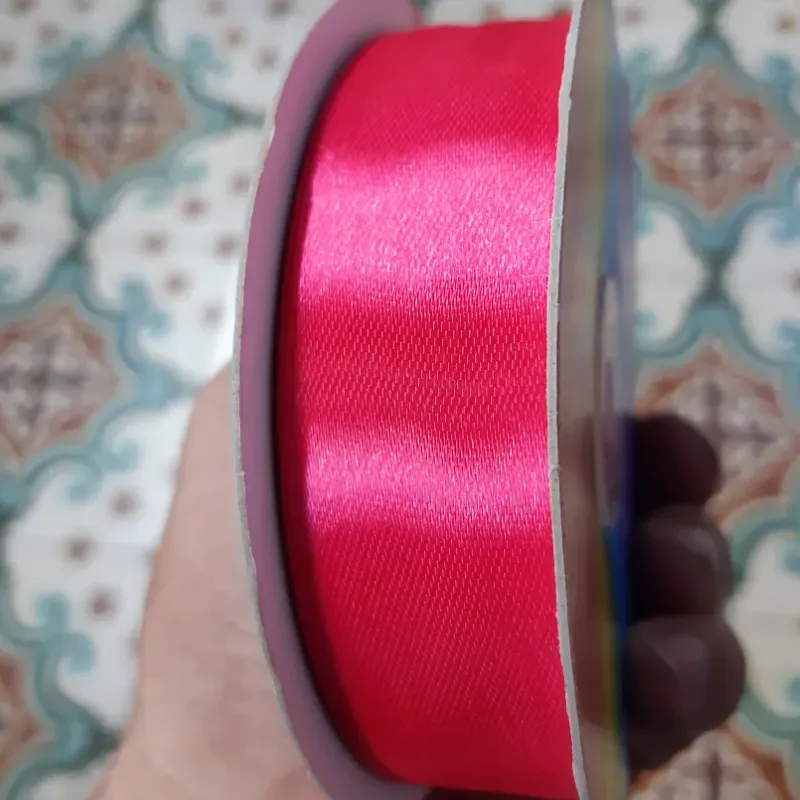 002- CINTA DE SATEN 2.5 CM ROSADO FUCSIA 1 METRO