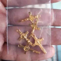DIJE DE CRUCIFIJO COLOR DORADO 5 UNIDADES