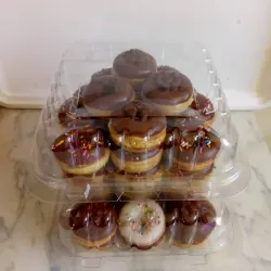 Caja con minidonas