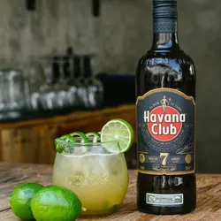 Ron Havana Club 7 Años con limón