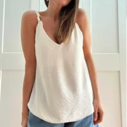 Blusa tirante adorno de metal