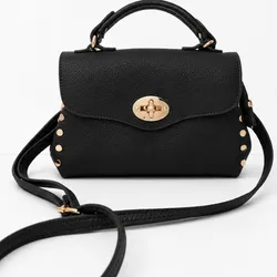 Cartera cross body con chapas