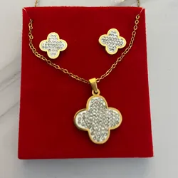 Conjunto de Collar y aretes