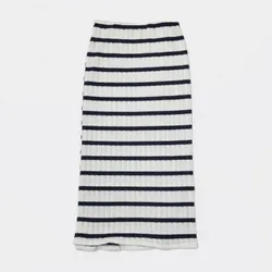Falda tejida a rayas