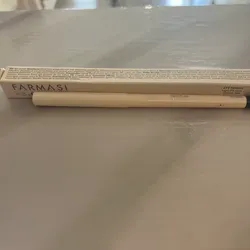 Lápiz de ojos de FARMASI