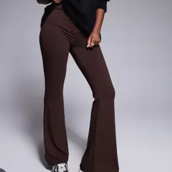 Pantalón marrón Stradivarius 
